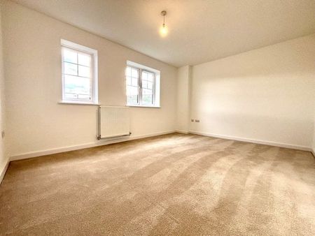 Martins Way, Stratford-upon-Avon, CV37 - Photo 3