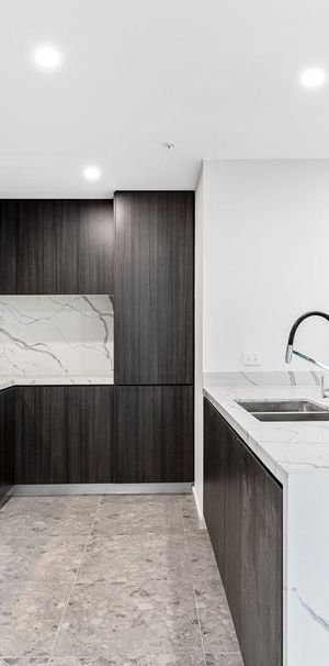 Stunning as new apartment with state of the art finishes - Photo 1