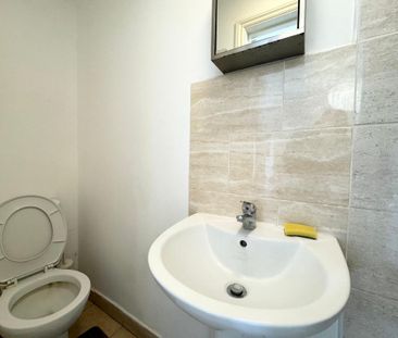 Studio to rent - Photo 6