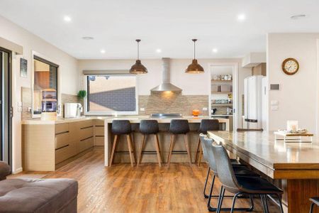 An amazingly stunning modern five bedroom home on 25 acres - Photo 5