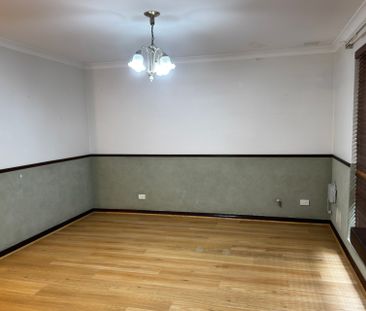 Spacious home with plenty of room to move - Photo 3