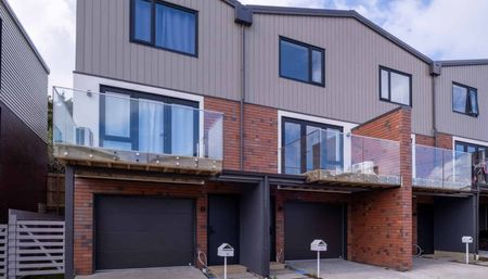 Brand New 3-Bedroom Townhouse – Mount Vista Estate, Mangere - Photo 2