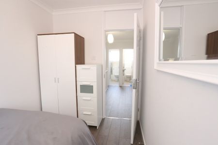 Morant Street – Room 4 - Photo 4