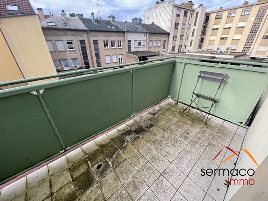 Appartement partiellement meublé de type F2 avec balcon - Photo 1