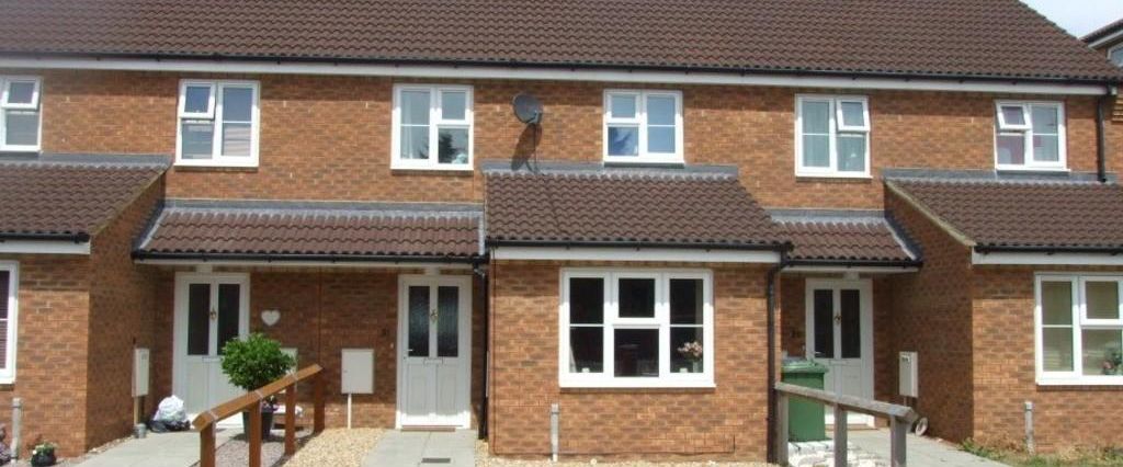 3 bedroom terraced house to rent - Photo 1