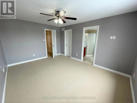 15 MADELON DRIVE - Photo 4