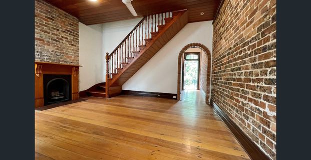 THREE BEDROOM TERRACE IN A PEACEFUL LOCATION - Photo 1