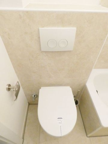 ** Modernisierte Wohnung mit großer Wohnküche in zentraler Lage von Frohnhausen ** - Photo 2