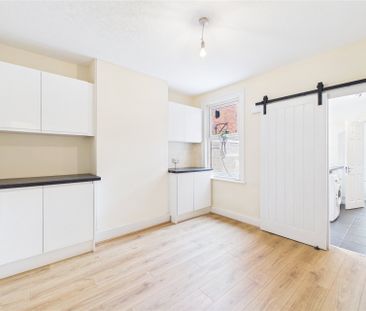 3 bedroom House in Norfolk Road, Berkshire - Photo 1