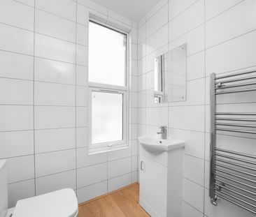 Room in a Shared House, Trevelyan Road, SW17 - Photo 1