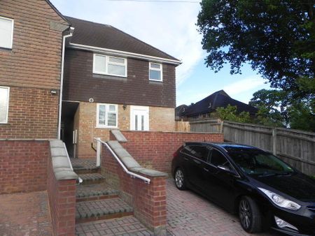 3 bedroom semi-detached house to rent - Photo 3