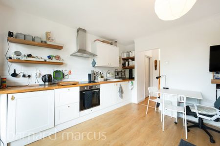 Weydown Close, London - Photo 2