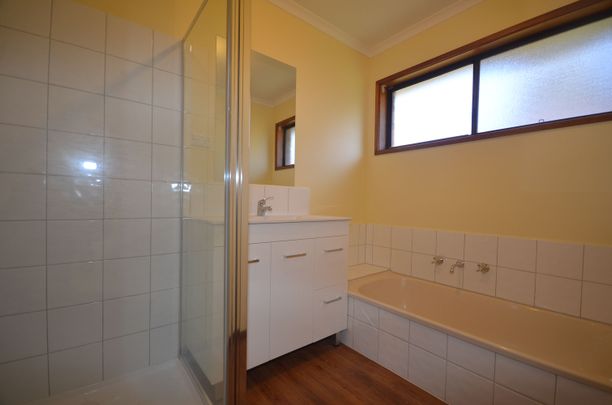 2/102-104 St Aidans Road, Kennington - Photo 1