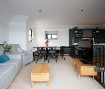 4 bedroom terraced house to rent - Photo 3