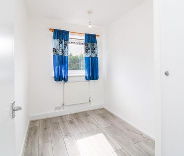 4 bedroom maisonette to rent - Photo 4