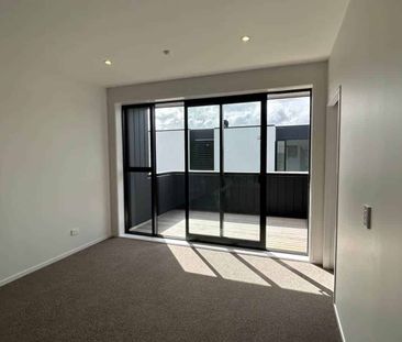 Brand New 2 Bedroom Apartment - Photo 2