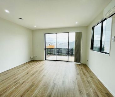 Lovingly 3Bedroom house in PAPAKURA - Photo 3