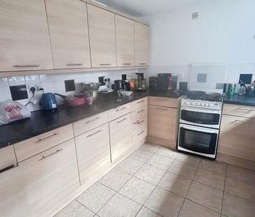 1 bedroom in a house share to rent - Photo 4