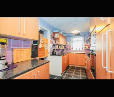 1 bedroom in a house share to rent - Photo 5