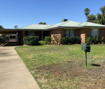 Rental in Dubbo - Close to Shops and Schools - Photo 2