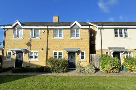 Brookwood Farm Drive, Woking - 3 bedrooms Property for lettings - Seymours - Photo 2