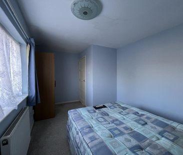 3 bedroom end of terrace house to rent - Photo 3