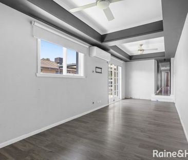 Spacious 5-Bedroom Home in a Quiet Court Location - Photo 3