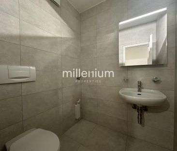 Beautiful Modern 4-Room Apartment with Stunning Jet d’Eau View - Photo 6