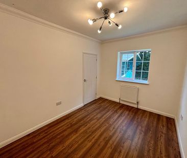 4 bedroom detached bungalow to rent - Photo 3