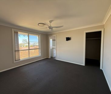 Modern Family Living in Hillvue - Photo 5
