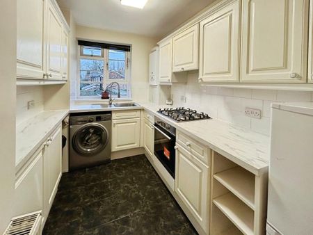 2 bedroom flat to rent - Photo 4