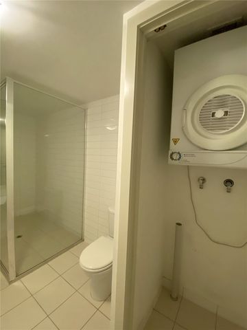 616/100 Harbour Esplanade - Photo 5