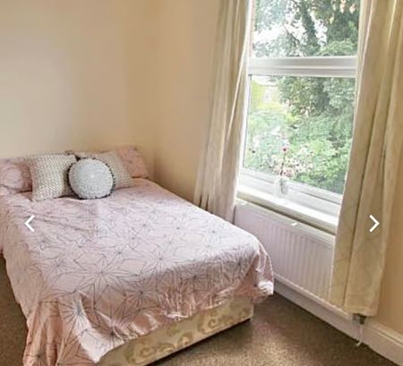 6 Bed - 17 St. Michael's Terrace, Headingley, Leeds - LS6 3BQ - Student - Photo 3