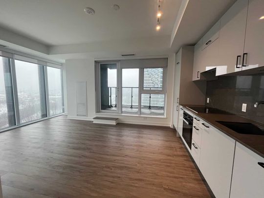 ONE CROSSTOWN: Eglinton Ave E & Don Mills Rd (1 Quarrington Ln) AD#102003 - Photo 1