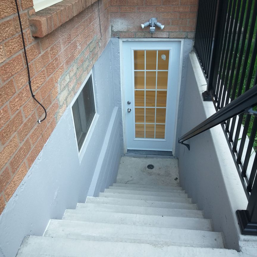 For Lease - 460 Chieftan Circle Unit# Basement, Mississauga, Ontario - Photo 1
