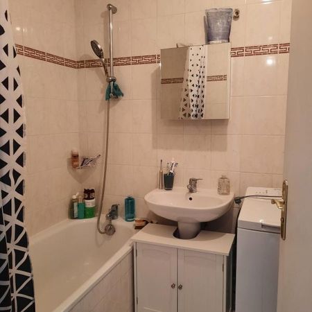 Location Appartement 3 pièces Meublé 50m² CORBEIL ESSONNES 91100 - Photo 4