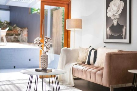 Spacious Four-Bedroom Family Home with Entertainer's Courtyard in Prime Bondi Junction - Photo 2