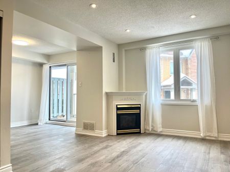 For Lease - 75 Weldrick Road Unit# 834, Richmond Hill, Ontario - Photo 2