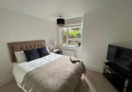 Room in a Shared House, Heights Way, LS12 - Photo 2