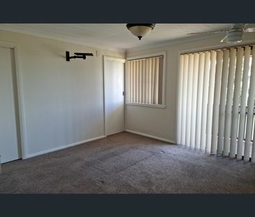 8 Mengarvie Road, Parkes, NSW 2870 - Photo 2