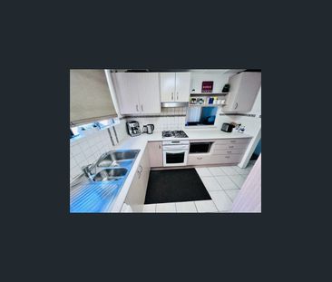 Private, Spacious Modern Townhouse and Practical Layout with 1.5 Ba... - Photo 5