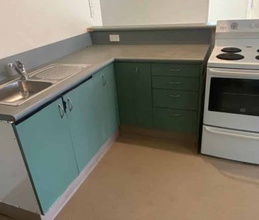 Chic 3BR Te Aro Apt - Central Living! - Photo 5
