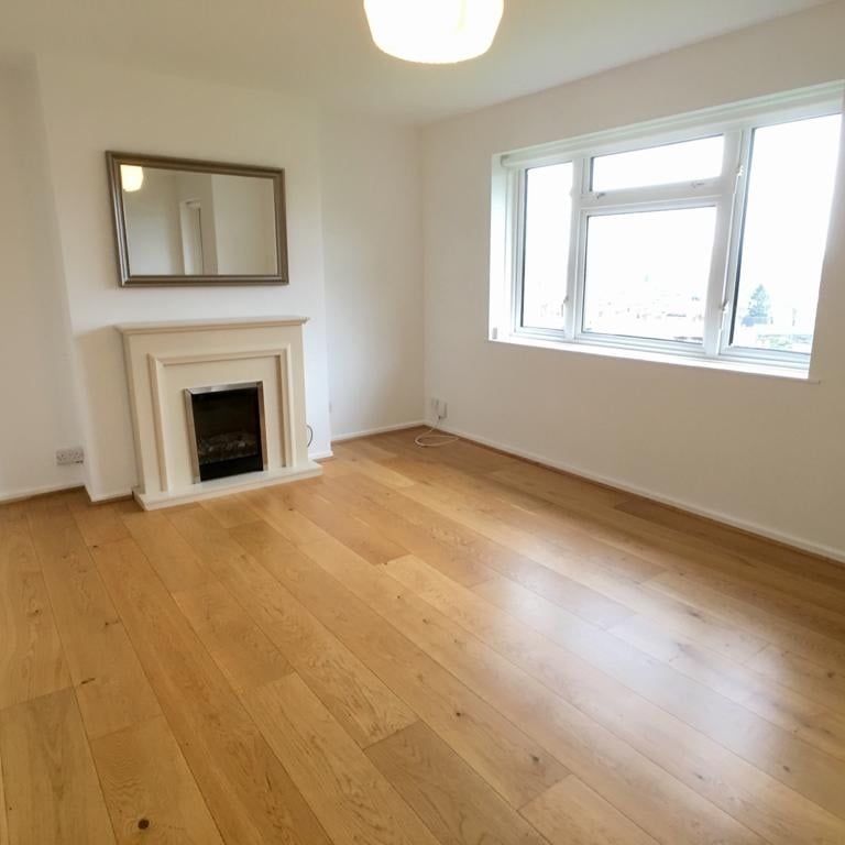 2 Bed Flat, Clifton Vale Close, BS8 - Photo 1