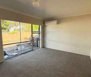 Round about Royal Oak... - Photo 3