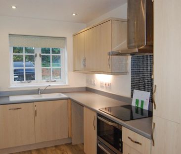 2 bedroom semi-detached house to rent - Photo 2