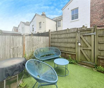 3 bedroom terraced house to rent - Photo 4