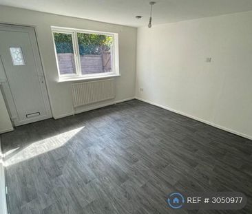3 bedroom maisonette to rent - Photo 2