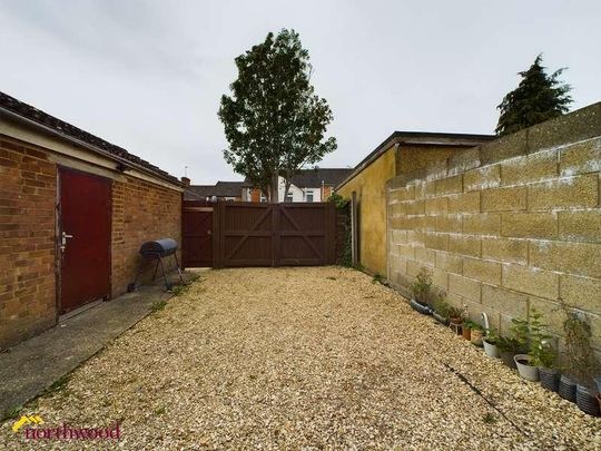 Eastern Street, Aylesbury, HP20 - Photo 1