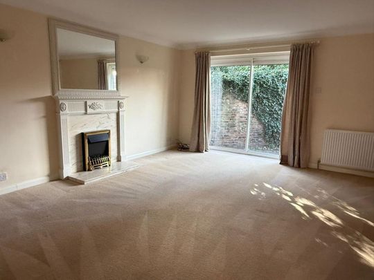 3 bedroom terraced house to rent - Photo 1