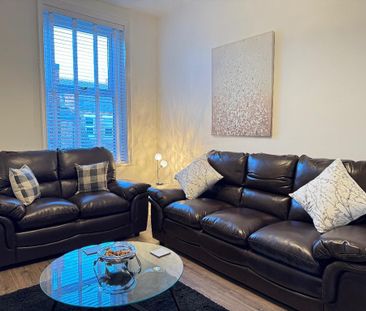 3 bedroom flat to rent - Photo 3